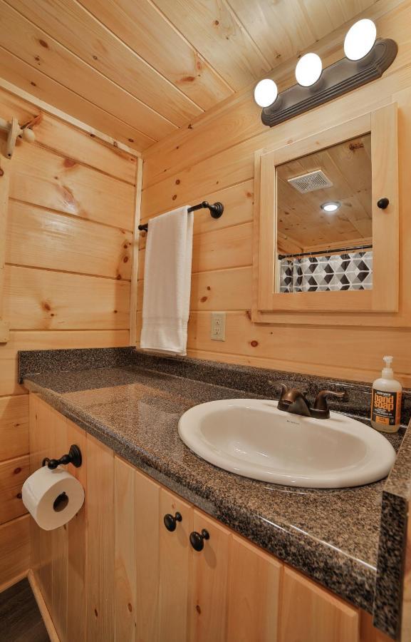 שאטאנוגה Eden Cabin Forested Tiny Home On Lookout Mtn מראה חיצוני תמונה